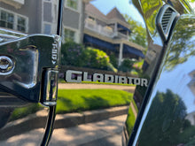 Load image into Gallery viewer, Jeep Gladiator Fender Badge Kit - Various Colors -