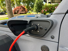 Load image into Gallery viewer, URBAN JEEP AIR UP KIT - COMPLETE KIT - PLUG AND PLAY- 4XE CHARGE PORT